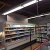 Scaffale di latticini in un supermercato.